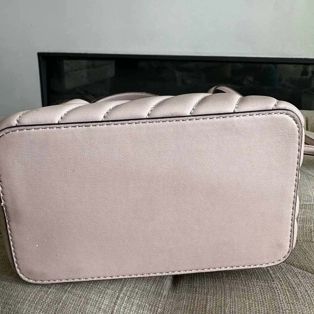 Michael Kors Light Pink Quilted Crossbody Bag - Picture 11 of 15